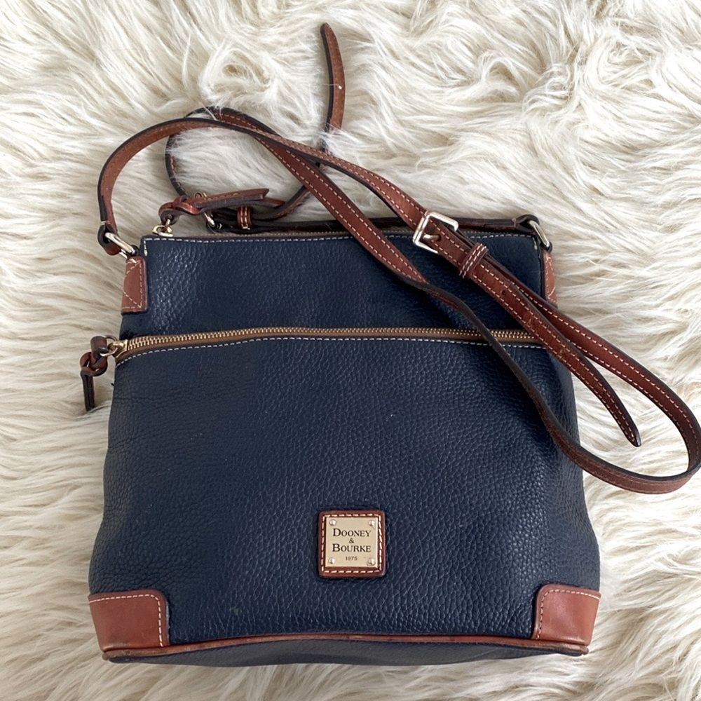 Vintage Dooney & Bourke Classic Navy and Brown Crossbody Bag Good Condition